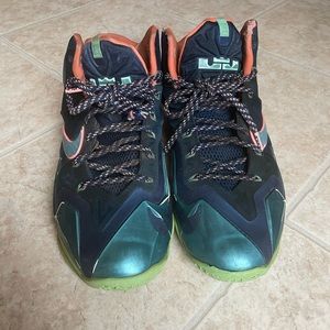 Nike Lebron 11 Miami vs Akron Basketball Shoes Sz10.5